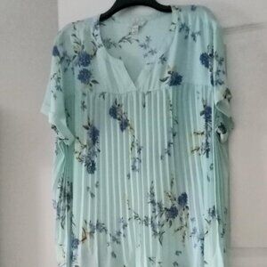 Short Sleeve Light Blue w/floral print blouse